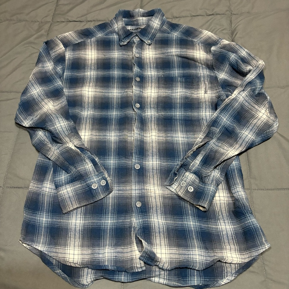 Wolverine men’s size L rn 19414 flannel style button up